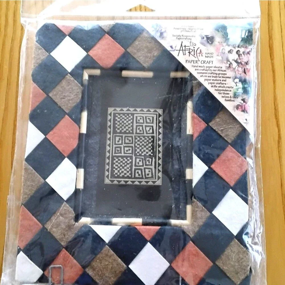 Africa Photo Frame Hand Made Paper Craft Made in Zimbabwe  Size 3.5x5